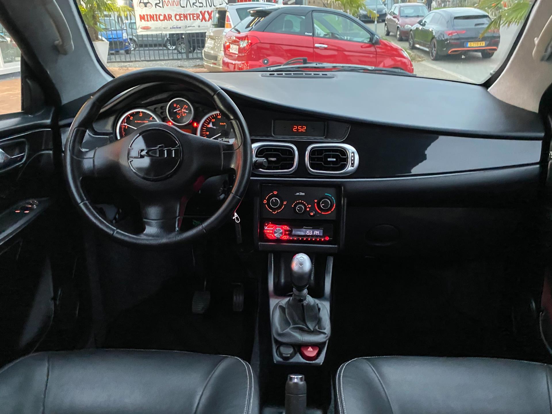25452684-6.jpg